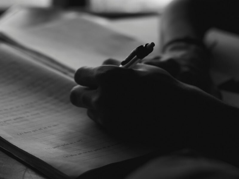 One-Room Scene Mastery 25 Prompts for Intimate Storytelling