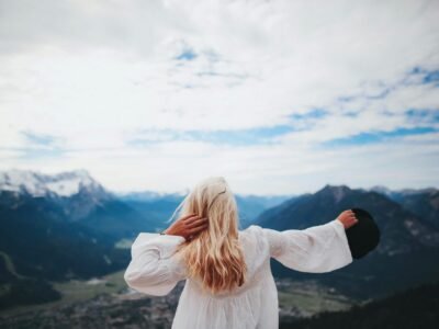 Creating a Vision Board to Visualize Your Goals