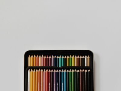 Designing Animated GIFs with Hand-drawn Effects