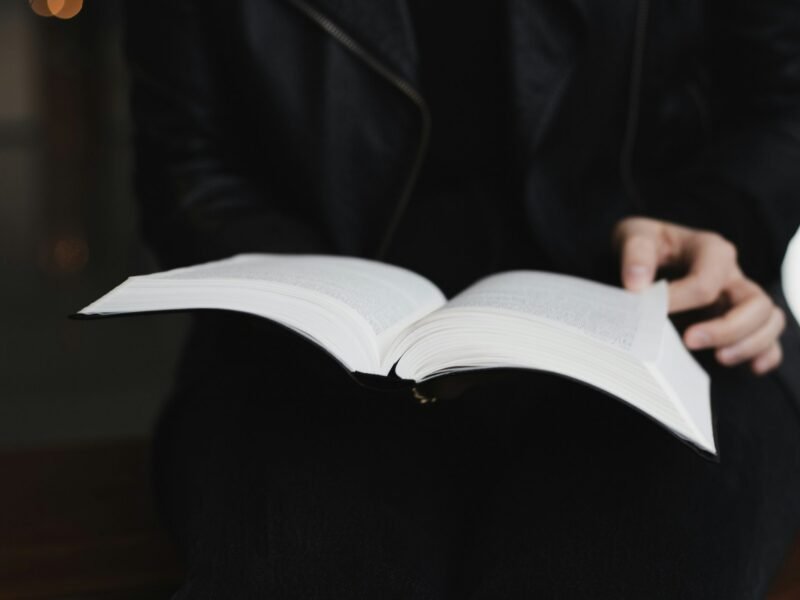 Crafting Engaging Storytelling Scenarios
